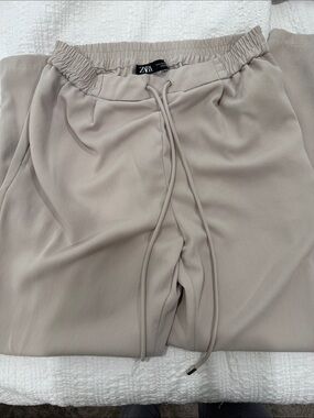 ZARA Women’s Drawstring Relaxed Pants — Beige